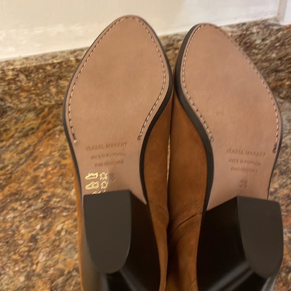 ISABEL MARANT
Dacken suede ankle boots NWT Size 38 - Picture 7 of 13